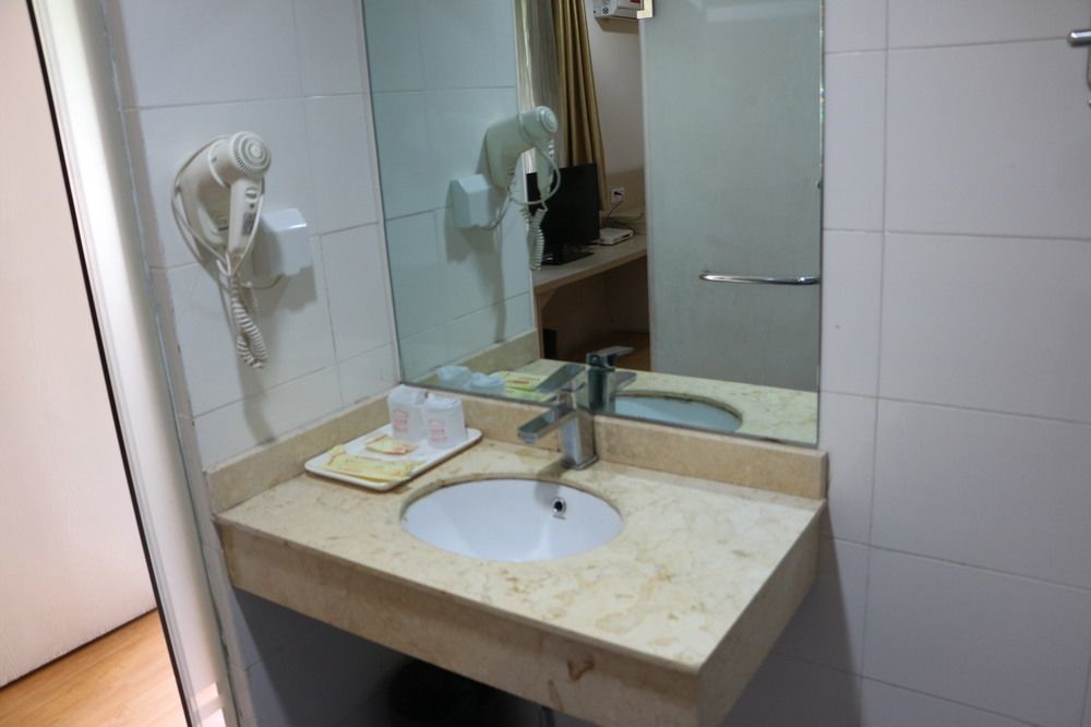 Yixin Business Hotel Kanton Zewnętrze zdjęcie